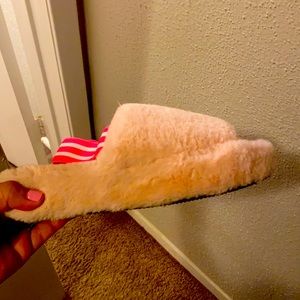 Fairly good condition Steve Madden pink slippers